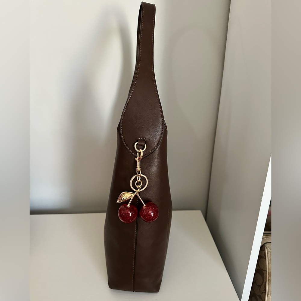 SHOULDER BAG WITH CHERRY CHARM-MAPLE BROWN COLOR - Picture 4 of 8